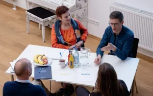 Zusammenarbeit im Brandbeschleuniger in der Gruppe